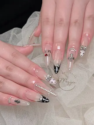 ネイル Maggie Nail🦩のネイルデザイン
