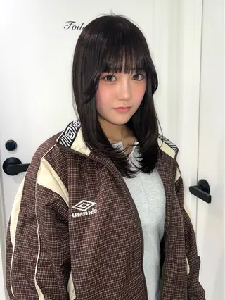 カラー LiSA/レイヤー /ブリーチカラー特化のヘアスタイル