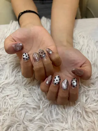 ネイル 伊藤 いちごのネイルデザイン