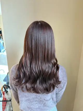 セミロング 岡本 彩香のヘアスタイル