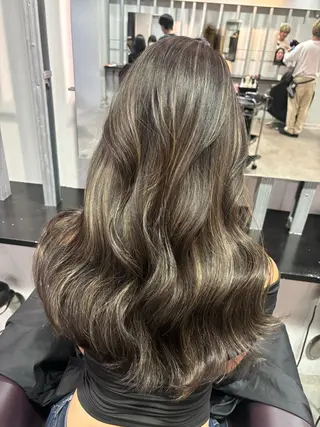 ロング カラー オリーブベージュ 🫒🩶Rianaのヘアスタイル