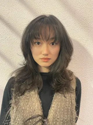 セミロング 西川 朋恵のヘアスタイル