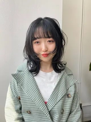 ミディアム 透明感、暖色カラー 似合わせレイヤー矢作のヘアスタイル