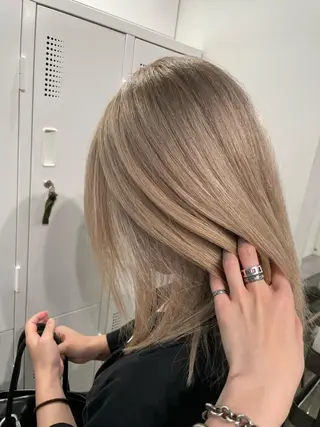 セミロング カラー 💘MICOTO藤沢 髪質改善ブリーチ💘のヘアスタイル