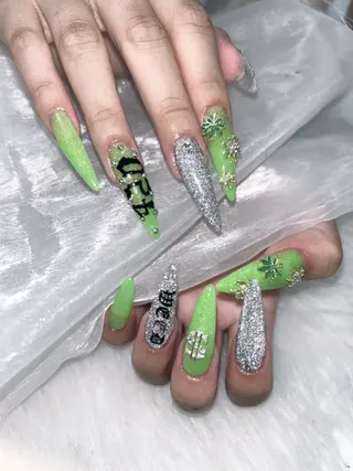 ネイル 高草木 桃香のネイルデザイン