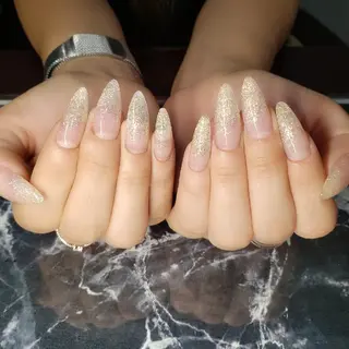 ミディアム ネイル クロキ 。のネイルデザイン