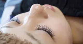 マツエク・マツパ N A O M Iのマツエク・マツパデザイン