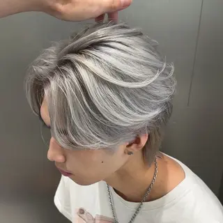 カラー メンズ ハイトーン/デザイン カラー／悠斗のヘアスタイル