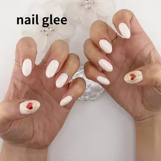 セミロング RISA nail gleeのネイルデザイン