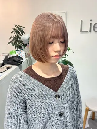 ショート miyu✂︎Lien 上品なブリーチカラーのヘアスタイル
