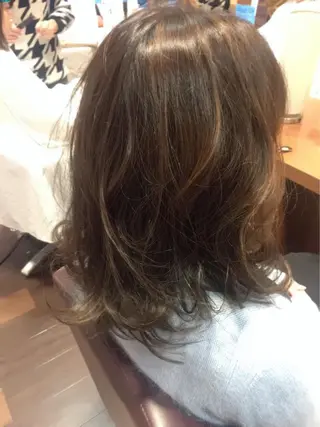 ミディアム カラー ひろせ かなのヘアスタイル