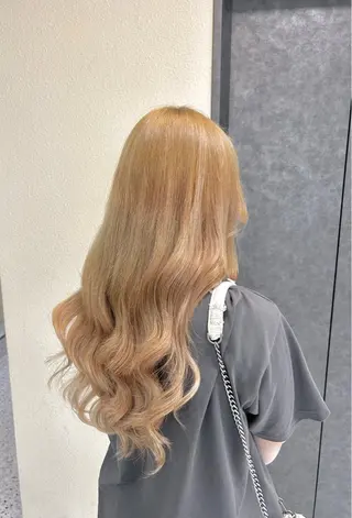 ロング Mila Hazukiのヘアスタイル