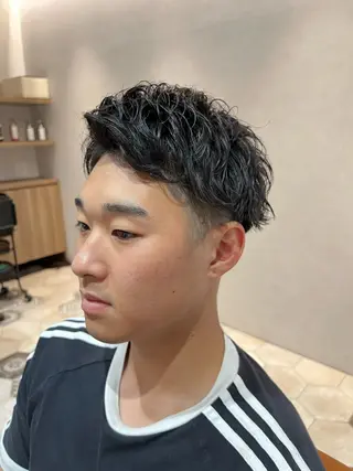 ショート パーマ 茅場 悠介のヘアスタイル