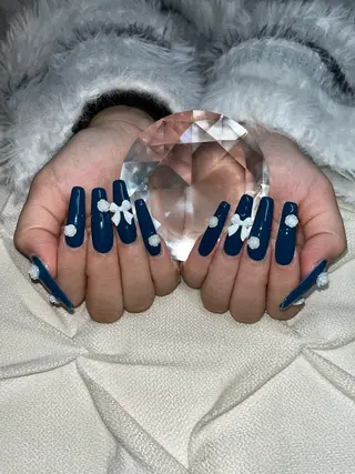 ネイル nail.salon .Reversalのネイルデザイン