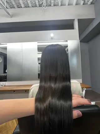 ロング 髪質改善＆ハイトーンカラー Cica神戸三宮元町店所属・福田 美波のヘアスタイル