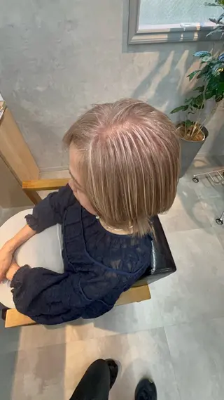 ミディアム motoトップカラー リスト/ブリーチカラのヘアスタイル