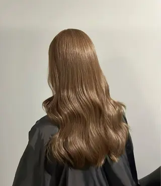 ロング カラー 透明感カラー特化/ ベージュ/梅田/英輝のヘアスタイル