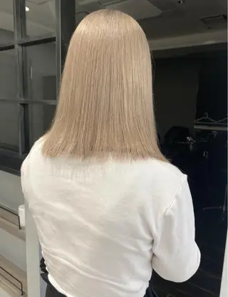 ミディアム カラー ヘアアレンジ 🌷FUKA🌷 まろやかハイトーンのヘアスタイル