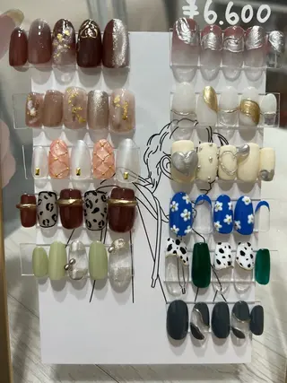 ネイル Luminous ⭐︎のネイルデザイン