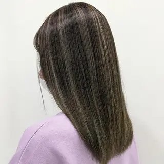 セミロング TONI&GUY所属・Otsuka Satsukiのヘアスタイル