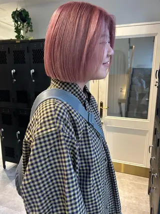 ミディアム sliver マツイ　レンのヘアスタイル
