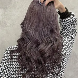 カラー 西口徒歩20秒　寒色 カラーミディアムヘアのヘアスタイル