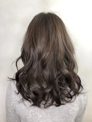 ミディアム カラー パーマ 美髪矯正 🌈髪質改善 山下のヘアスタイル