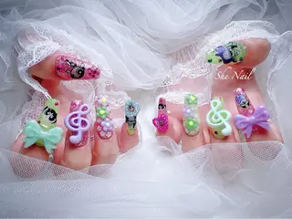 ネイル She_nail所属・ELSA_ Bellaのネイルデザイン