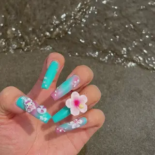 ネイル NEO Beauty Salon所属・𝐍𝐄𝐎 𝐉𝐔𝐑𝐈のネイルデザイン