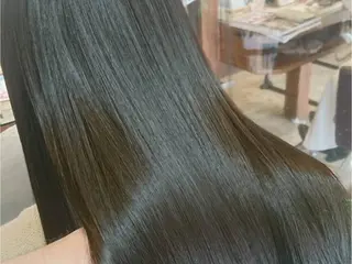 ロング YOCCHI ヘアデザイナーのヘアスタイル