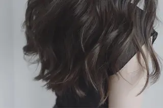 ミディアム セミロング ロング カラー パーマ クセ毛お悩みの方 四宮桂佑のヘアスタイル