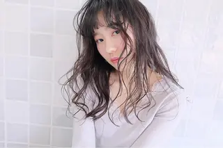 ロング カラー パーマ ヘアアレンジ レイヤー/ラベンダー オージュア/枝元唯のヘアスタイル