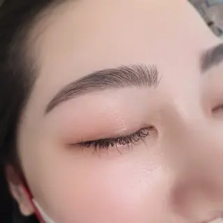 アイブロウ aveuglant所属・aveuglant 加藤久佳のマツエク・マツパデザイン