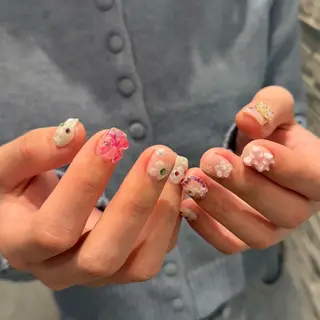 ショート m kaori𓃟のネイルデザイン