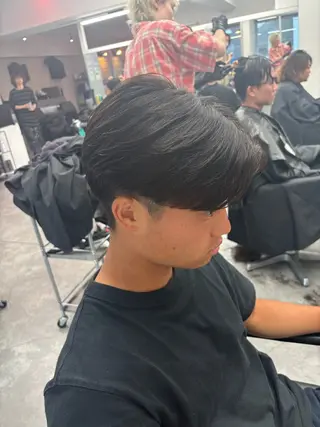 メンズ メンズ特化✨️ 韓国風パーマ🔥一八のヘアスタイル