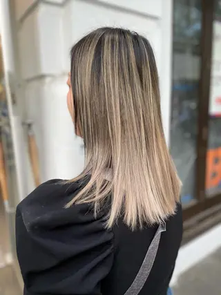 セミロング Kana .のヘアスタイル