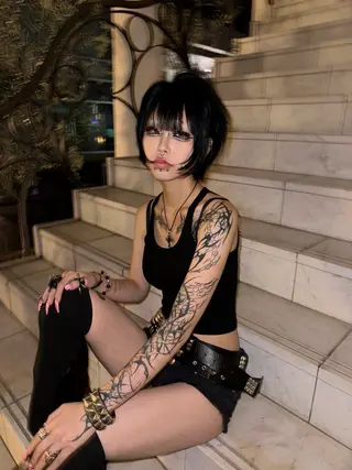 ショート SHIN レイヤー‪‪カットのヘアスタイル