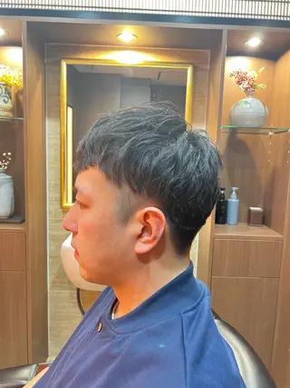 ショート ヒロ銀座バーバーショップ丸の内所属・秋山 琳太のヘアスタイル
