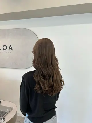 カラー LOA Ririのヘアスタイル