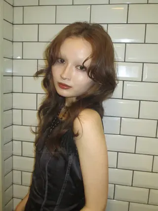 ロング カラー ヘアアレンジ minto/ 似合わせ/ハイトーンのヘアスタイル