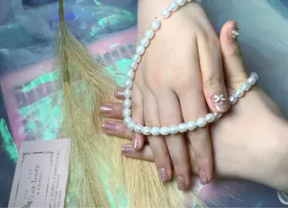 ネイル pink ladyサロン所属・べ にのネイルデザイン