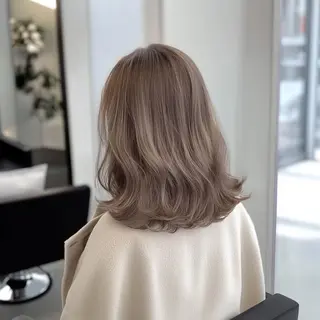 ミディアム 透明感ブリーチ ハイトーンウエダのヘアスタイル