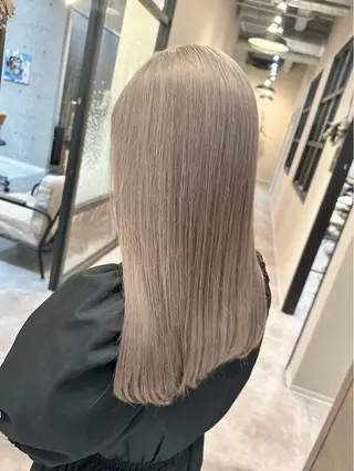 ロング 🔷ブリーチバレイヤ ージュ🔷飯野達也のヘアスタイル