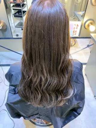ロング カラー 横山 菜摘のヘアスタイル