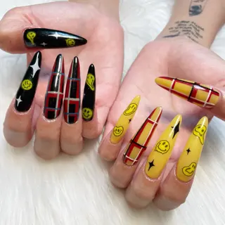 ネイル ゴテゴテ💙ワンホン リオナのネイルデザイン