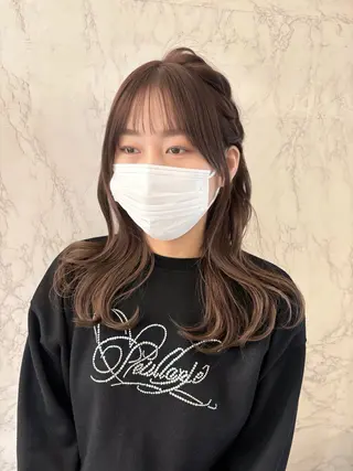 セミロング 朝尾 愛花のヘアスタイル