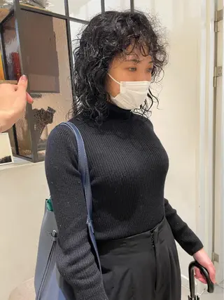 ミディアム カラー パーマ Loom.所属・村上雅人 ナチュラルモードのヘアスタイル