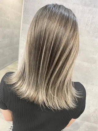 セミロング カラー Lia所属・皆木 智晴のヘアスタイル