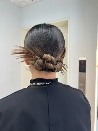 ミディアム maya レイヤーカットのヘアスタイル