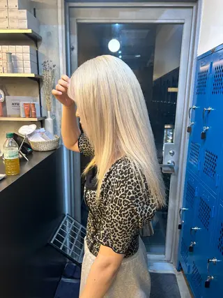 ミディアム カラー 韓国ボブ/レイヤー カット/ EMIRIのヘアスタイル